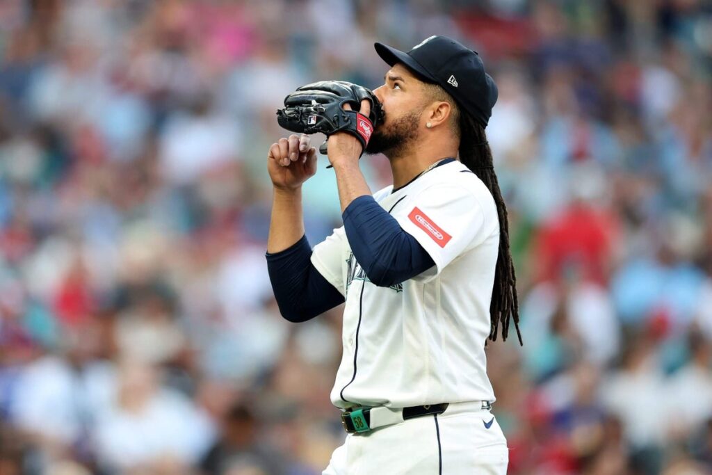 White Sox add Luis Castillo as Mariners shed salary: MLB Trade Grades - The New York Times