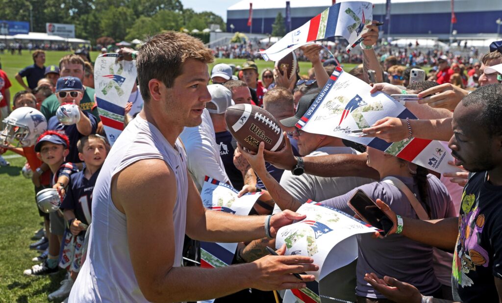Patriots QB Drake Maye responds perfectly to new contract question in training camp - hitc.com