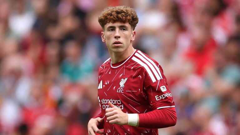 Andoni Iraola makes bold Liverpool selection call as Victor Munoz handed debut start for Nottingham Forest clash - LiveScore