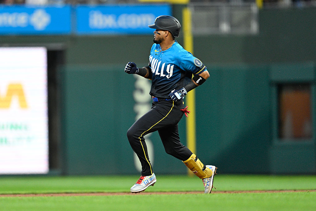 What happened to Luis Arraez? Live injury updates for Phillies vs. Cardinals on Saturday 8/22/26 - DraftKings Network