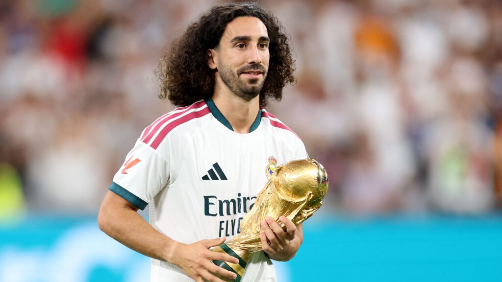 Video: The Bernabéu erupts in celebration of Cucurella, and a special gesture towards Oyarzabal - Goal.com