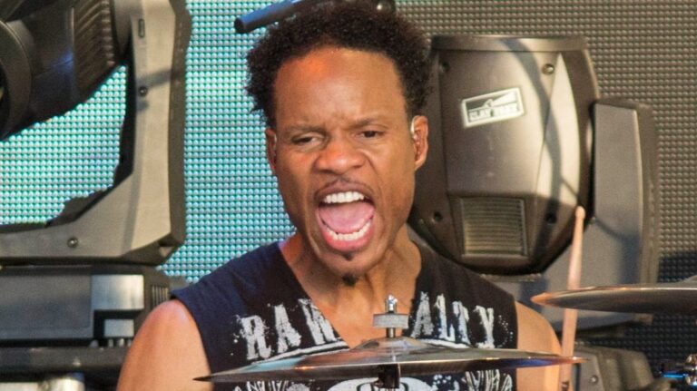 Earth, Wind & Fire star John Paris wakes from coma as doctors prepare him for two surgeries - UNILAD