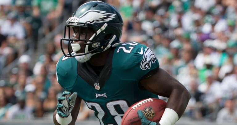 Former NFL Star Granted Early Prison Release to Visit Dying Daughter - Wide Open Country
