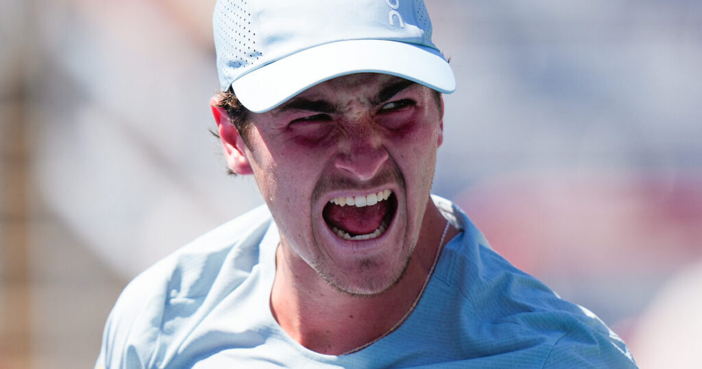 Fonseca avoids losing his cool, beats Tsitsipas for first Montreal win - National Bank Open