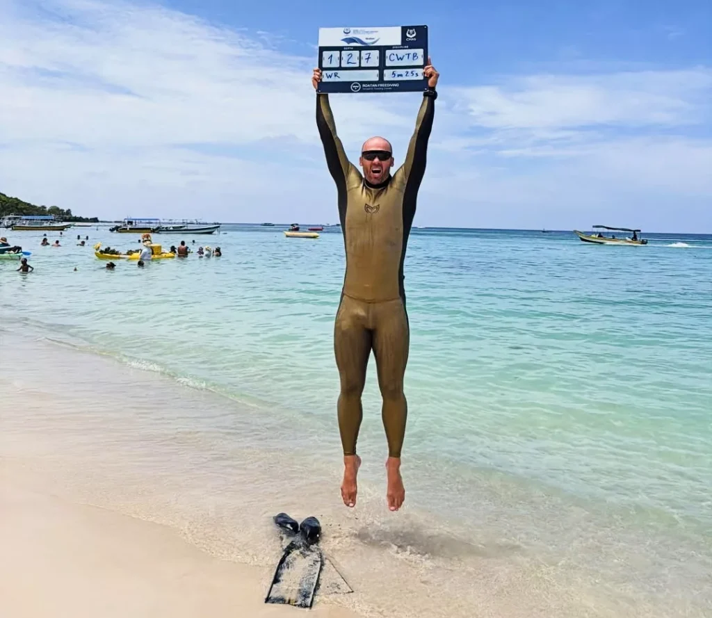 ‘My longest dive’: Molchanov sets two CMAS world records - Divernet