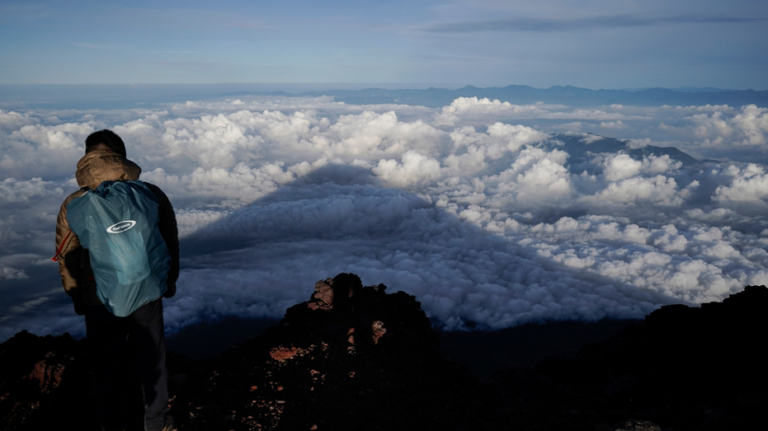 Seven-year-old boy forced to hike Mt. Fuji alone after dad, older brother abandon him - 930 WFMD Free Talk