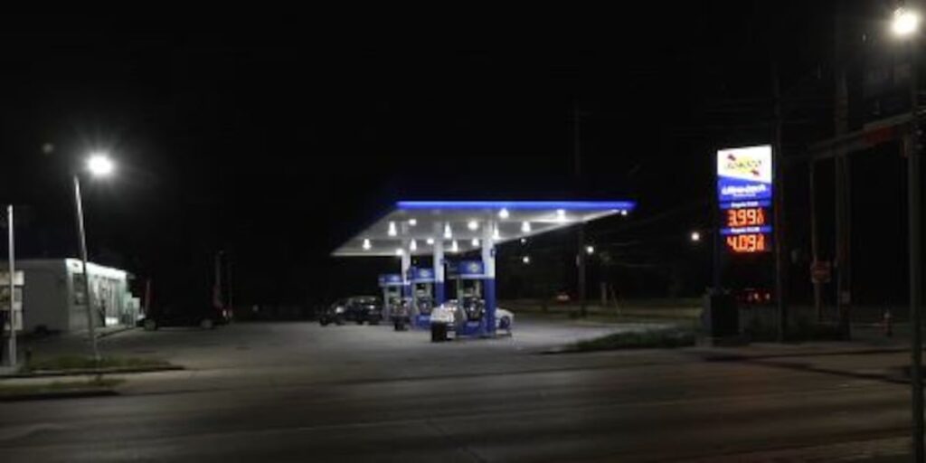 Man stabbed at Cleveland gas station, suspect on the loose - Cleveland 19 News