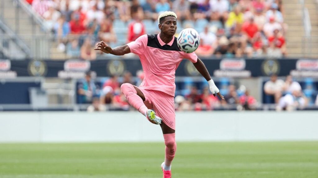 Nilson Angulo anota un golazo en su debut con Sunderland en la Premier League - SSBCrack