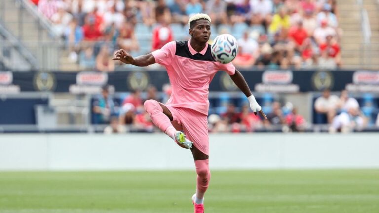 Nilson Angulo anota un golazo en su debut con Sunderland en la Premier League - SSBCrack