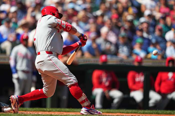 Phillies slugger Kyle Schwarber reaches 40 home runs for 4th season - KSAT