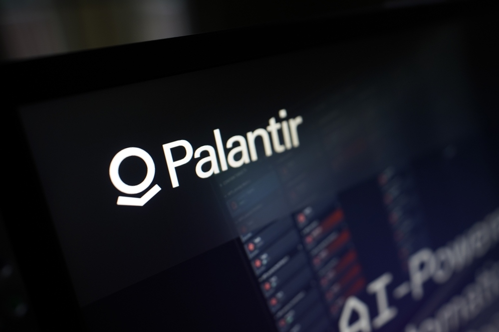 Palantir Q2 2026: Record 93% Revenue Growth, 155% Rule of 40, Stock Up 30% — Then Consolidates - TradingKey