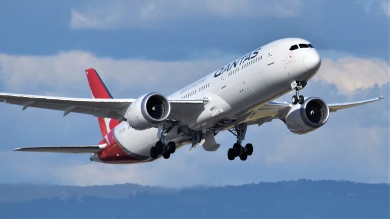 Qantas launches biggest domestic sale of the year with Adelaide fares from $99 - Glam Adelaide