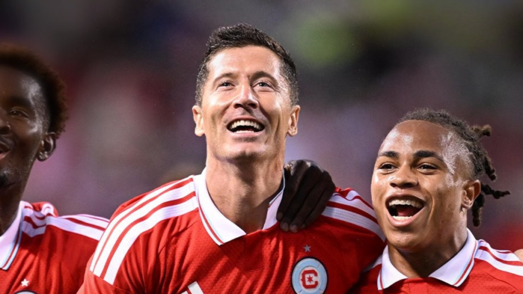 WATCH: Robert Lewandowski scores first 2 MLS goals in Chicago Fire home debut - Waking The Red