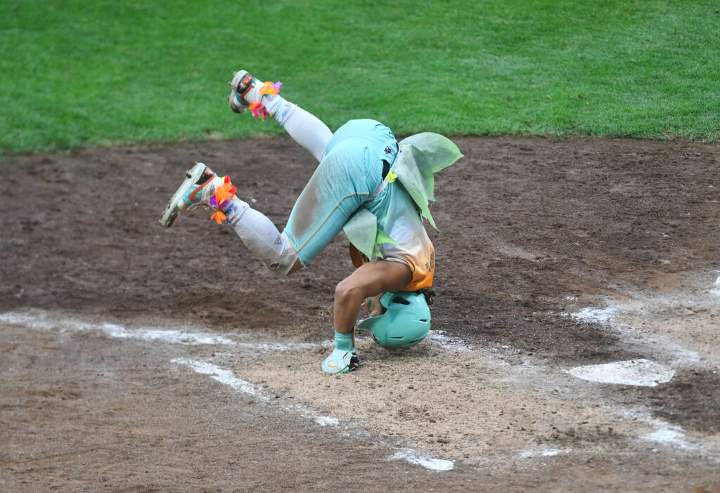After lightning hits plane, Banana Ball players visit Allentown Dunkin’ - Scranton Times-Tribune