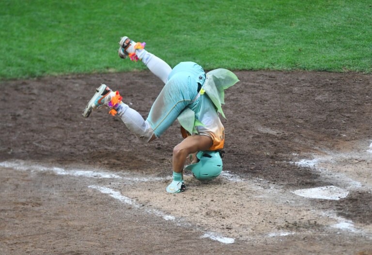 After lightning hits plane, Banana Ball players visit Allentown Dunkin’ - Scranton Times-Tribune