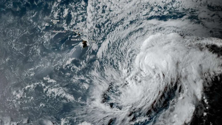 Hurricane Warning issued for Hawaiʻi Island as Tropical Storm Lala strengthens - The Watchers - Watching the world evolve and transform