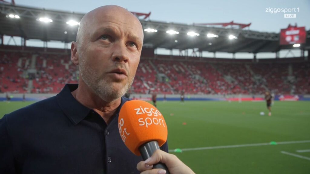 Dick Schreuder reveals conversation with Kodai Sano: 'I am very brief and forceful. If you really do not want to play…' - Goal.com