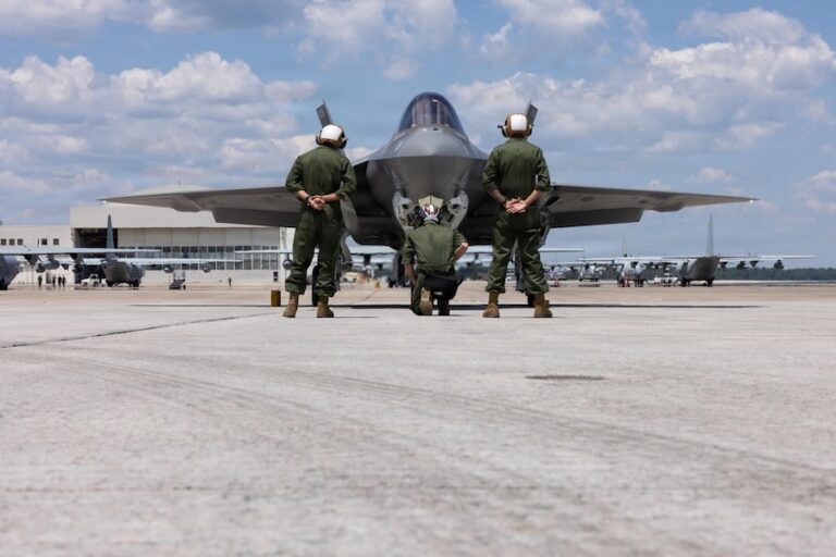 "Silver Eagles" squadron VMFA-115 completes first F-35C Lightning II flight, marking U.S. Marine Corps fighter unit's return - Defence Industry Europe