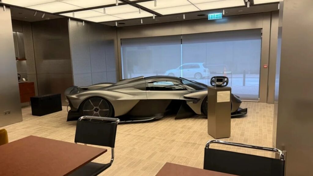Aston Martin Valkyrie is casually parked inside a Hong Kong cafe like it's no big deal - supercarblondie.com