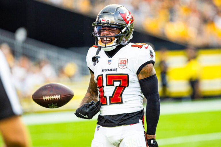 Texans Sign Veteran Wideouts Sterling Shepard and Zay Jones - NFL News | Fantasy Football - RotoBaller