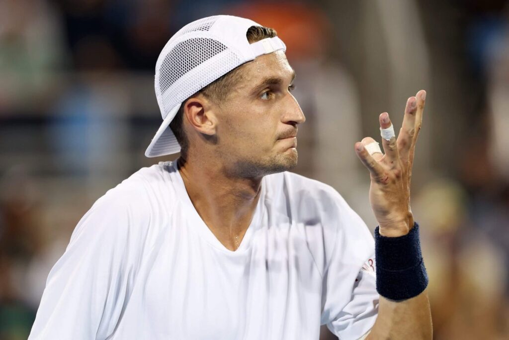 Térence Atmane struck by cramps, later denied treatment in bizarre U.S. Open loss to Jaume Munar - The New York Times