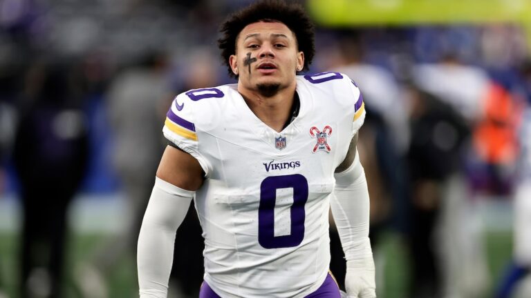 1 Player Each NFL Team Should Cut Before the 2026 Season - Bleacher Report