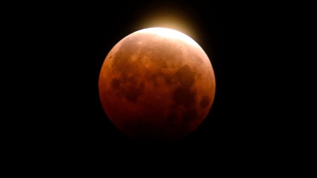 Full moon and lunar eclipse to appear in the sky Thursday night - WPEC