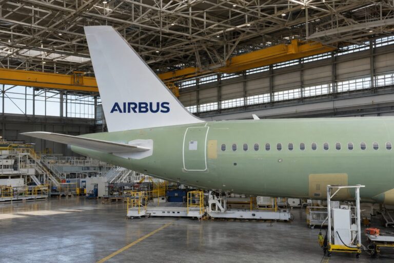 Airbus Shares Edge Down as A320 Output Targets Demand 48% H2 Delivery Jump - TechStock²