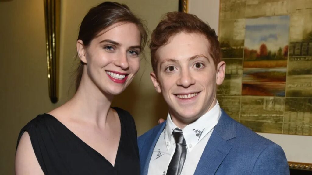 Insiders Say There's No Plan For A Romantic Reconciliation Between Lilly Jay & Ethan Slater - pedestrian.tv