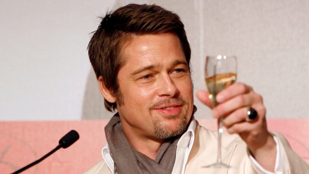 Brad Pitt says he can drink in ‘restrained manner’ after 7 sober years, but expert raises red flag - Fox News
