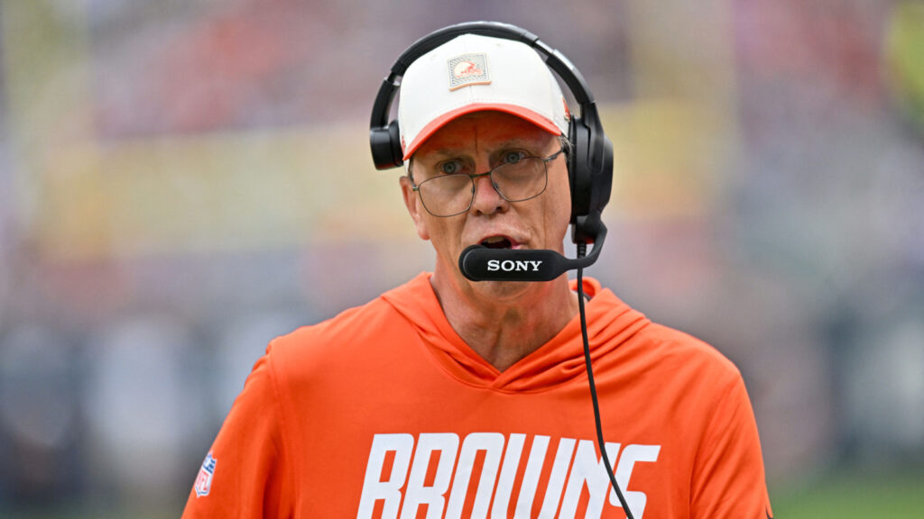 Browns reportedly make surprising Deshaun Watson, Shedeur Sanders decision - Yardbarker