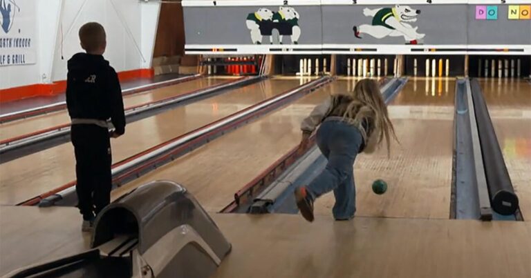 Rescuing a candlepin bowling alley helps bolster a Maine community - CBS News