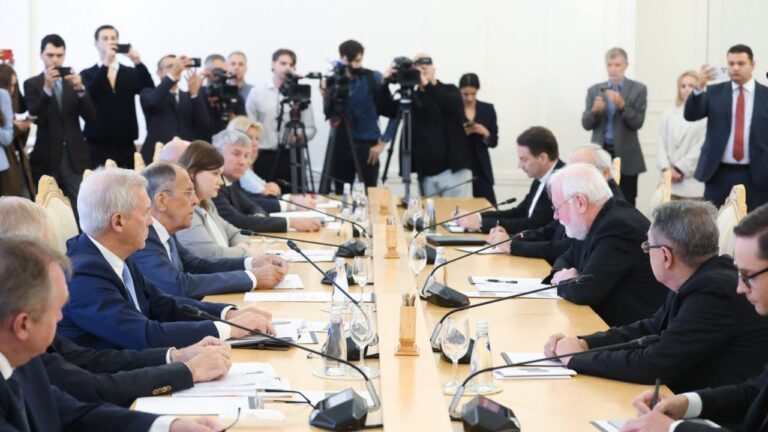 Archbishop Gallagher: The Holy See pursues a diplomacy that believes in peace - Vatican News