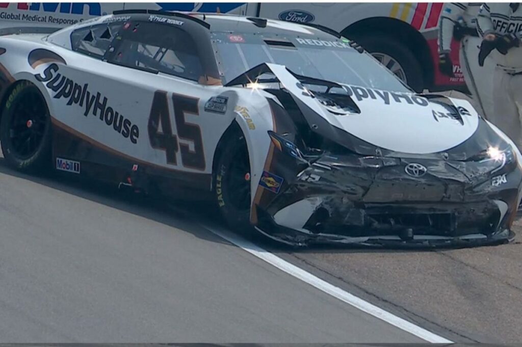 Tyler Reddick admits mistake in costly Lap 4 crash with Erik Jones - inkl