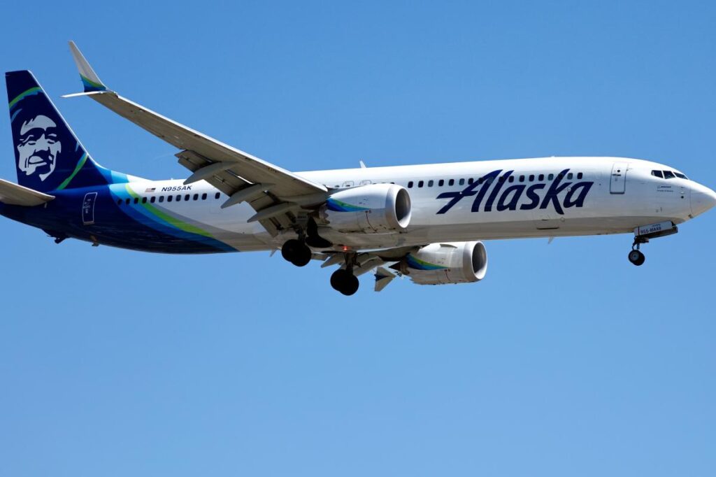 Unruly Alaska Airlines plane passengers allegedly threatened to take over jet before it left Miami: ATC audio - New York Post