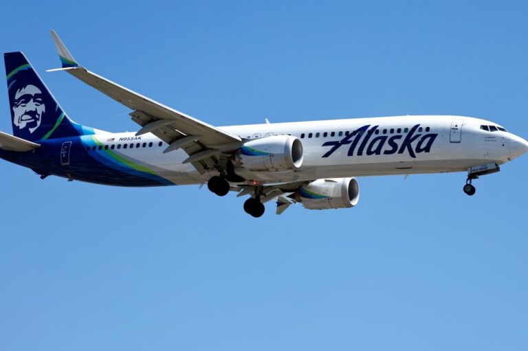 Unruly Alaska Airlines plane passengers allegedly threatened to take over jet before it left Miami: ATC audio - New York Post