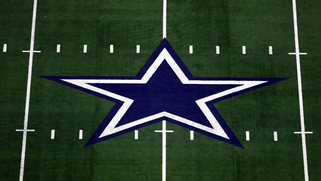 Cowboys Issue Statement After Former All-Pro Offensive Lineman Dies at 82 - heavy.com
