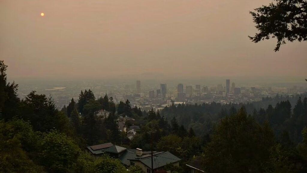 Wildfire smoke starts to clear Thurs. in Western Oregon, SW Wash. as temps reach 90 range - KATU