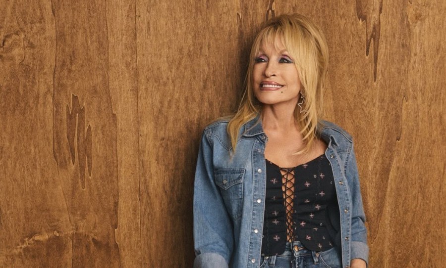 Dolly Parton misses major Dollywood opening after doctor tells her not to travel - - Happy Mag