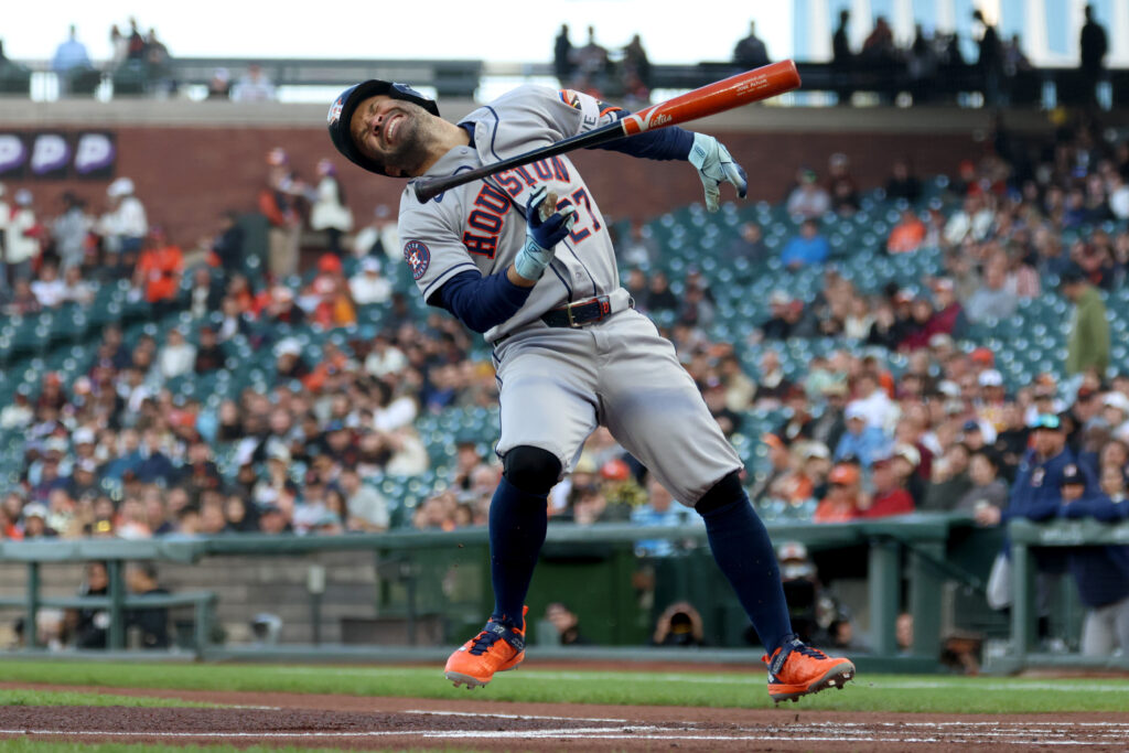 Jose Altuve leaves game vs. Giants early after being hit by pitch in his foot - AOL.com