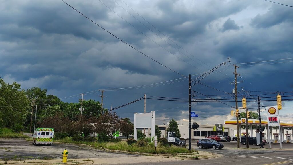 Severe thunderstorm watch issued for West Michigan counties - WWMT