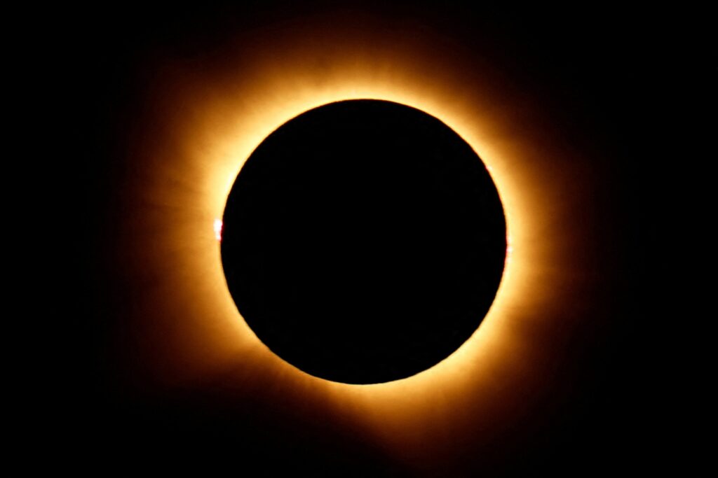 2026 total solar eclipse: See photos from the Aug 12 event and where it is visible - KVNU
