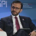 Qatar criticizes the sanctions from the US as "unilateral" and reaffirms its commitment to a negotiated solution in Iran. - Demócrata