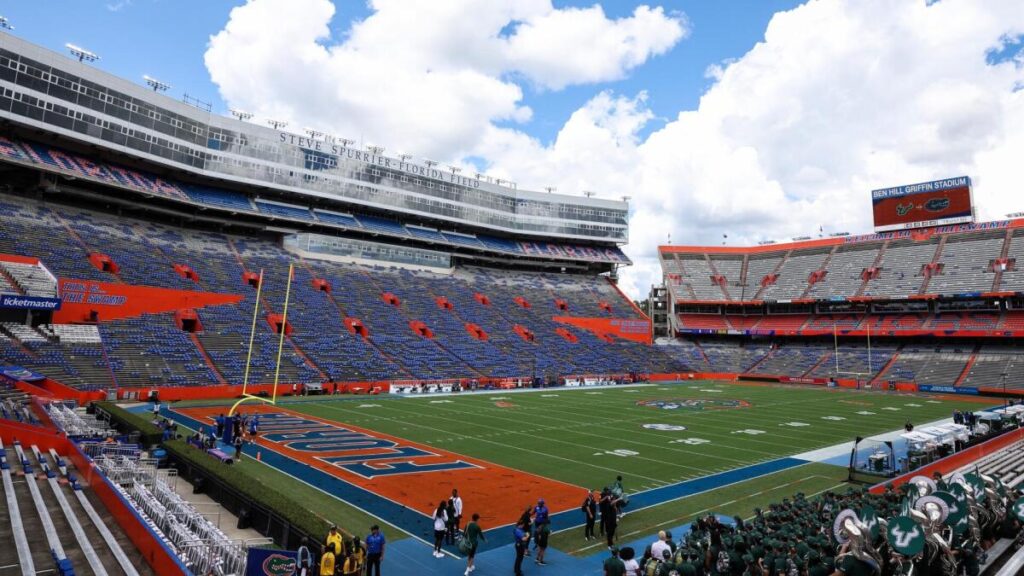 Man dies after jumping to death inside Florida's Ben Hill Griffin Stadium - CBS Sports