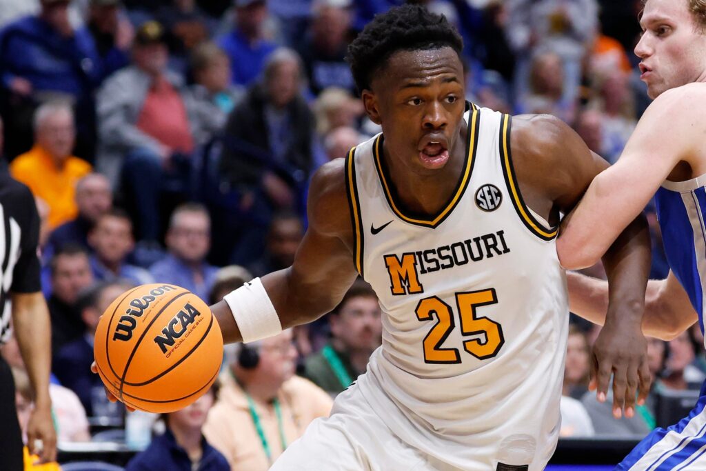 Missouri forward Mark Mitchell remains with the program - Zagsblog