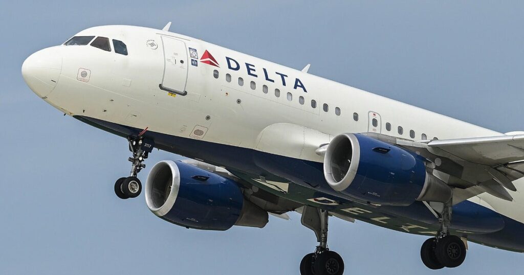 Captain on Delta plane radios that he needs hospitalization, LA to Boston flight lands in Detroit - CBS News