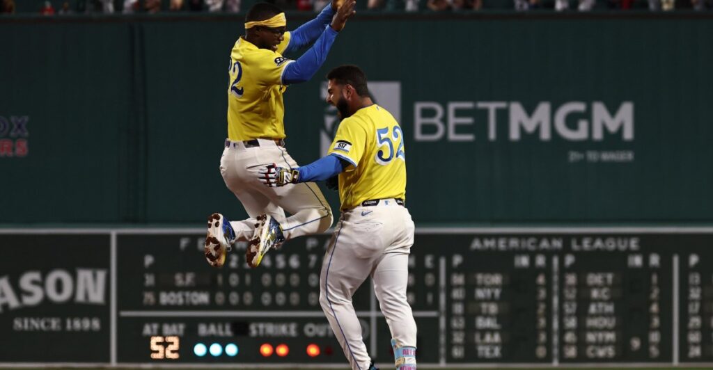The magic hasn’t run out yet, Red Sox beat Giants 3-2 in late-inning thriller - Over the Monster
