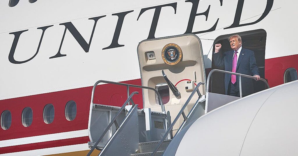 President Trump arrives in Houston for private fundraiser on Thursday night, NASA event scheduled for Friday - FOX 13 Seattle