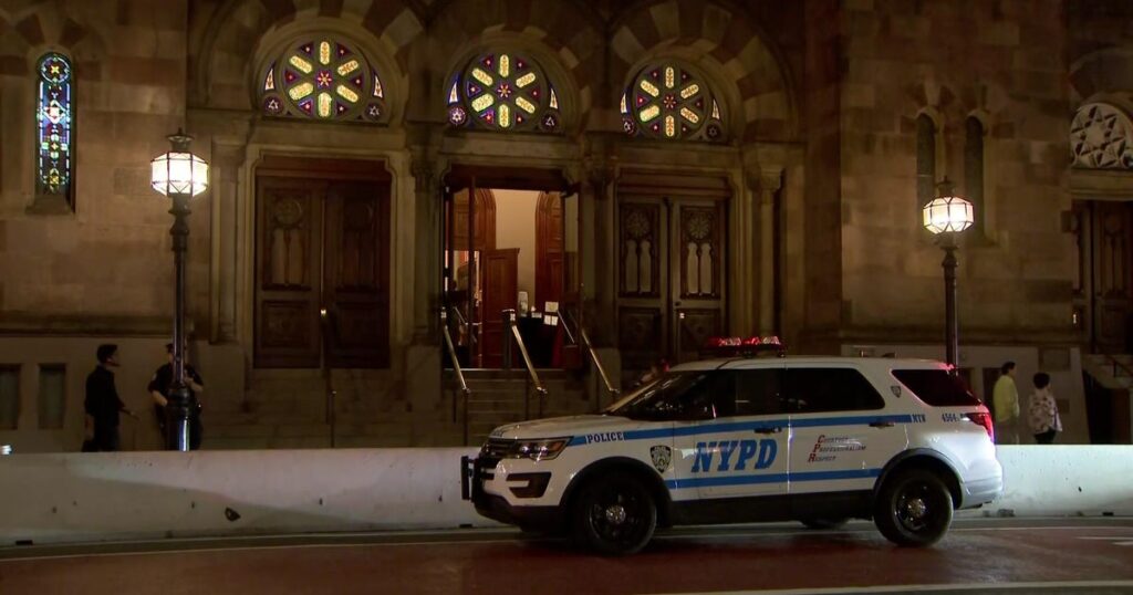Man taken into custody at NYC synagogue after disrupting service, police say - CBS News