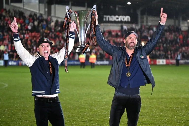 Hollywood duo underline Premier League ambition for Wrexham - Yahoo Sports UK